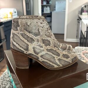 Diba True Look Down Genuine Leather Snake Print Slip On Block Heel Boots Sz 7